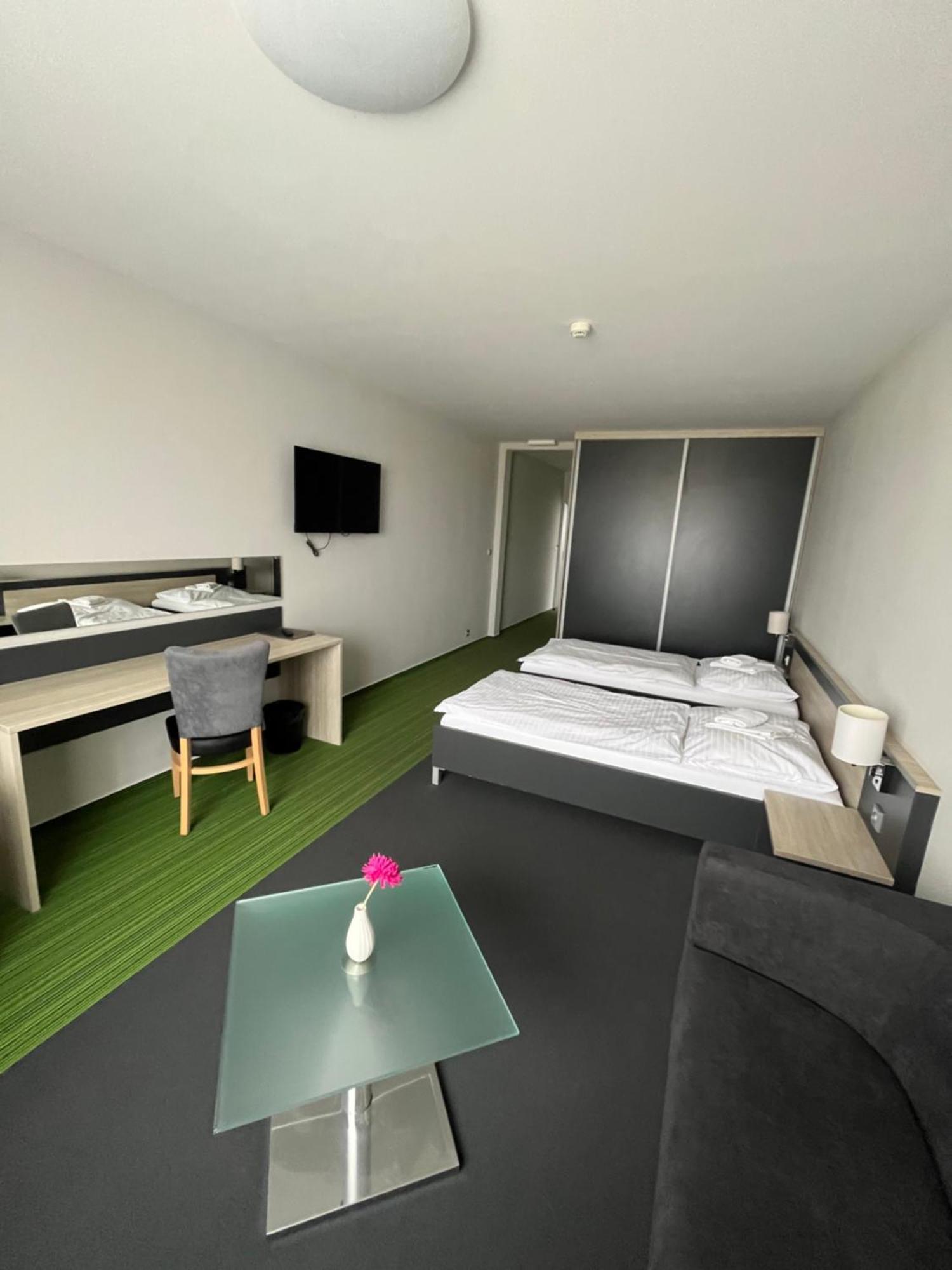 Hotel Buly Aréna à Kravaře Extérieur photo