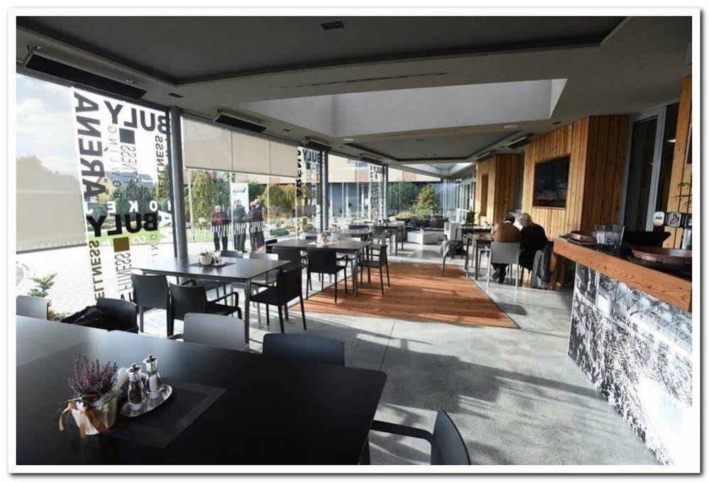 Hotel Buly Aréna à Kravaře Extérieur photo