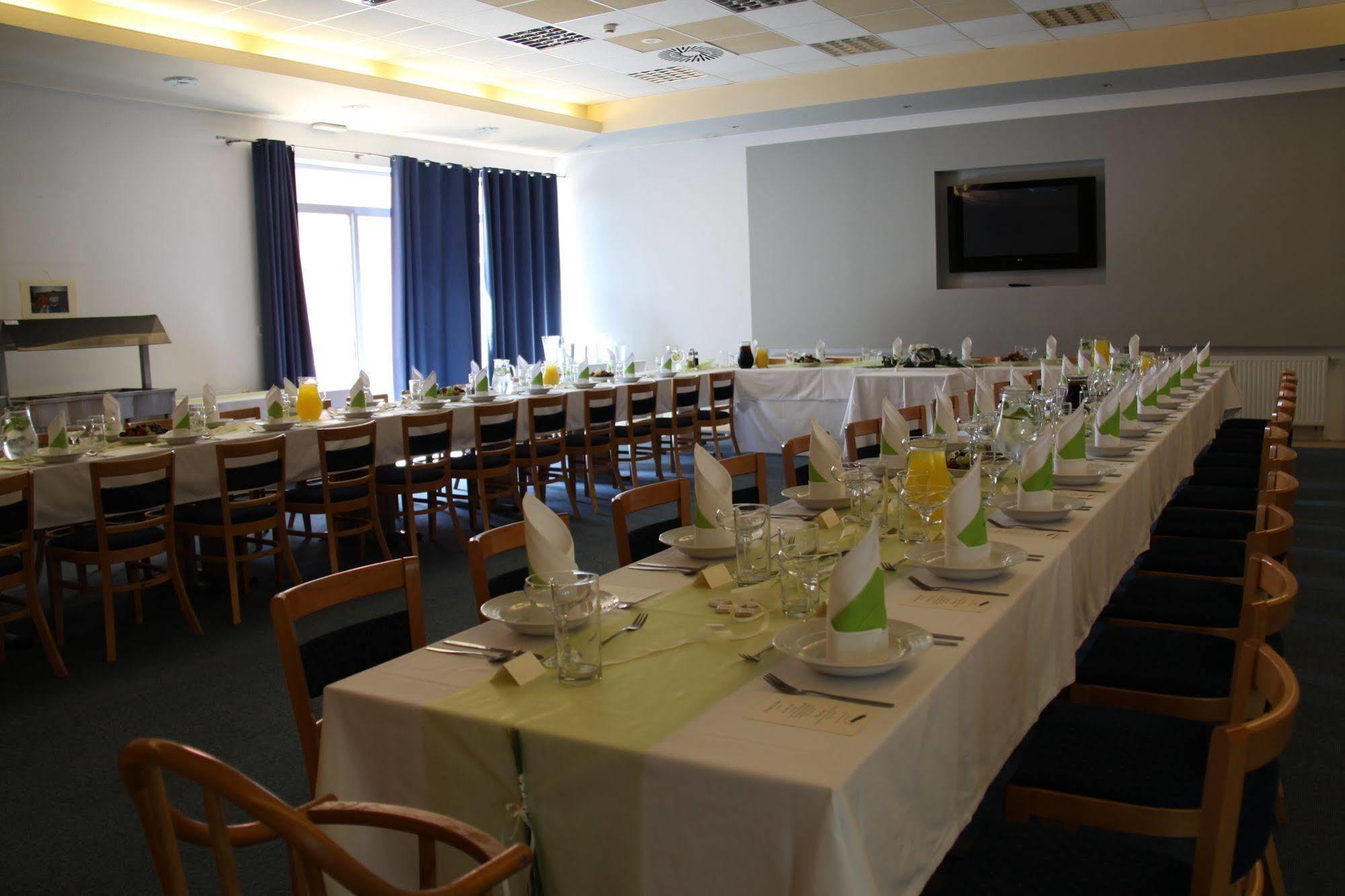 Hotel Buly Aréna à Kravaře Extérieur photo