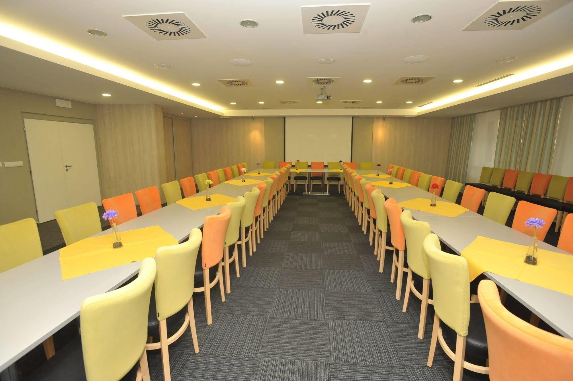 Hotel Buly Aréna à Kravaře Extérieur photo