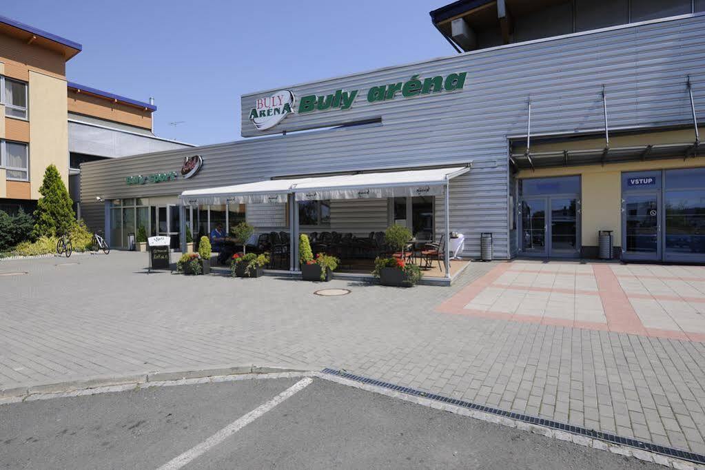 Hotel Buly Aréna à Kravaře Extérieur photo